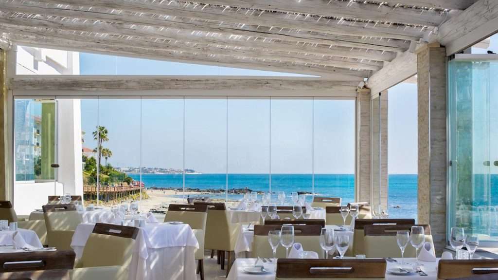 El Oceano beach restaurant panoramic views